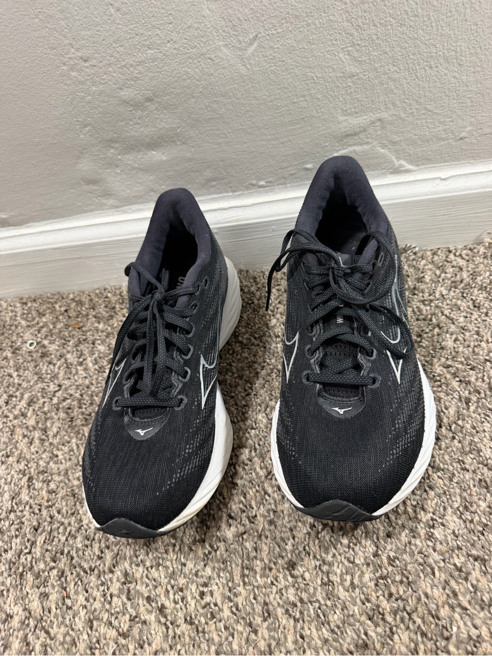 Mizuno Men's Black Athletic Running Shoes with White Soles